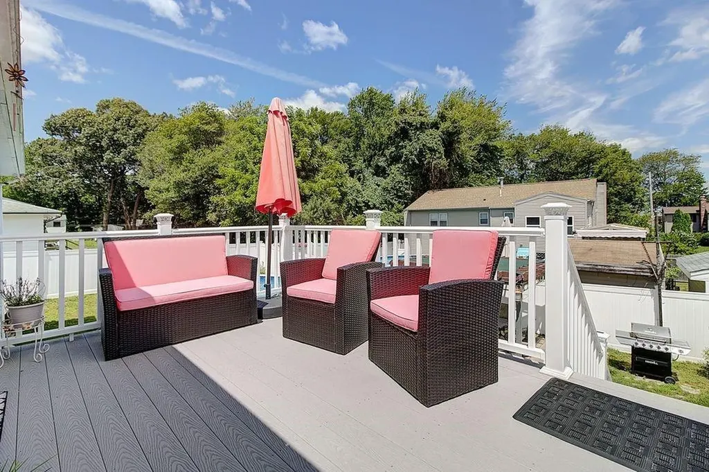 21 Beacon Street Johnston RI 02919