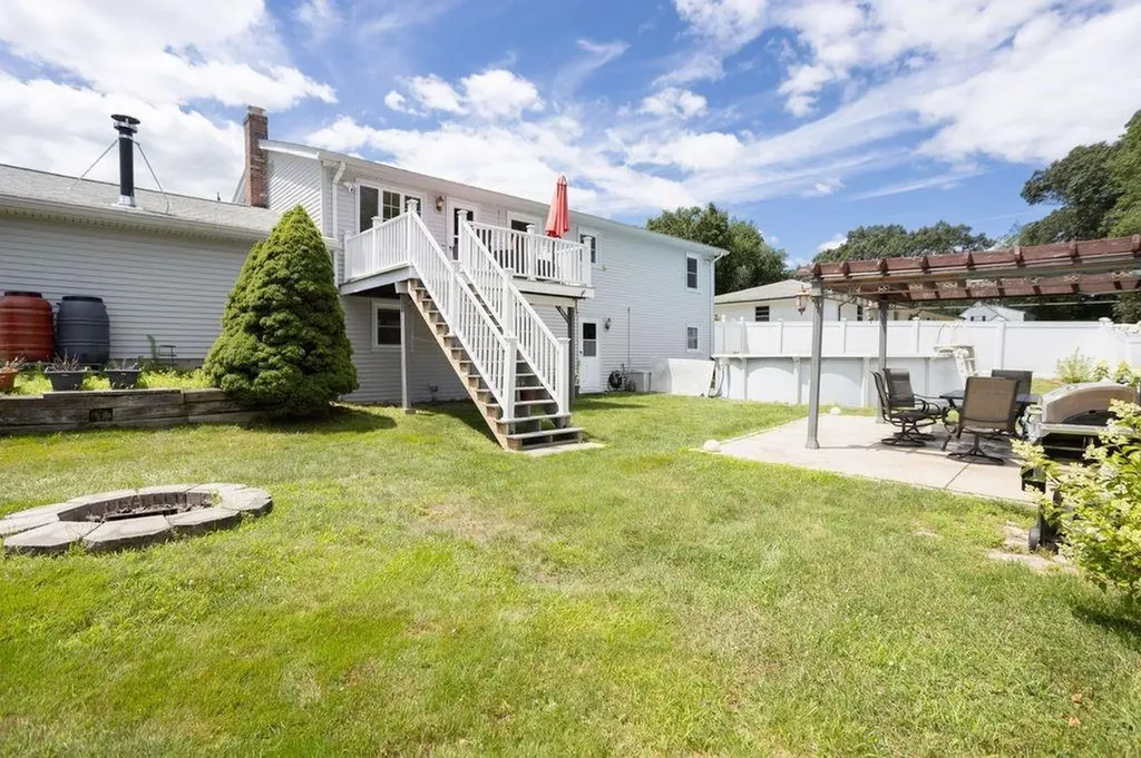 21 Beacon Street Johnston RI 02919