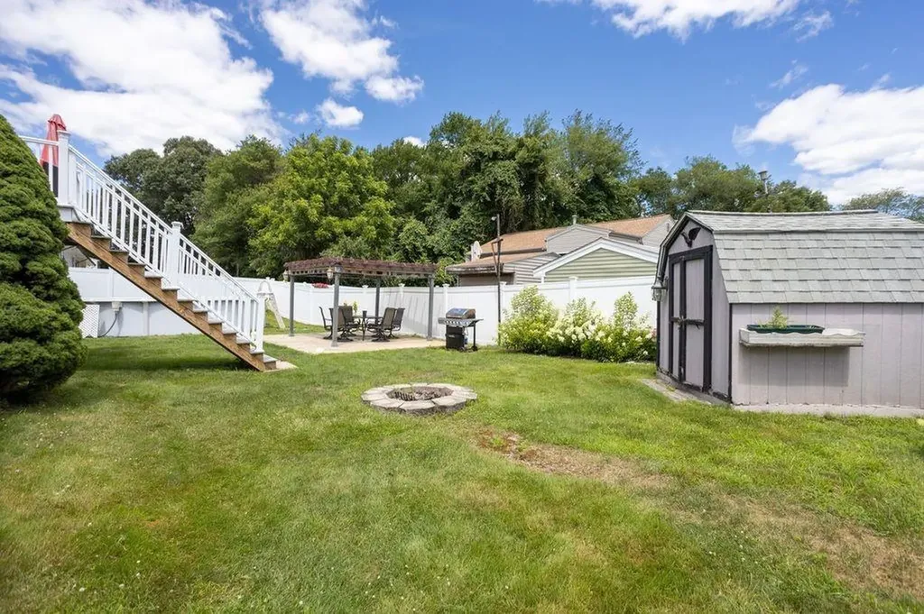 21 Beacon Street Johnston RI 02919