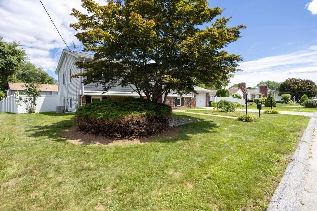 21 Beacon Street Johnston RI 02919