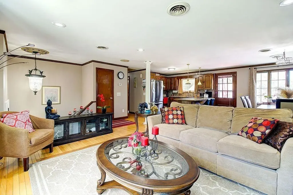 21 Beacon Street Johnston RI 02919