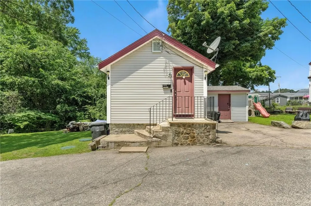 907 R Main Street West Warwick RI 02893