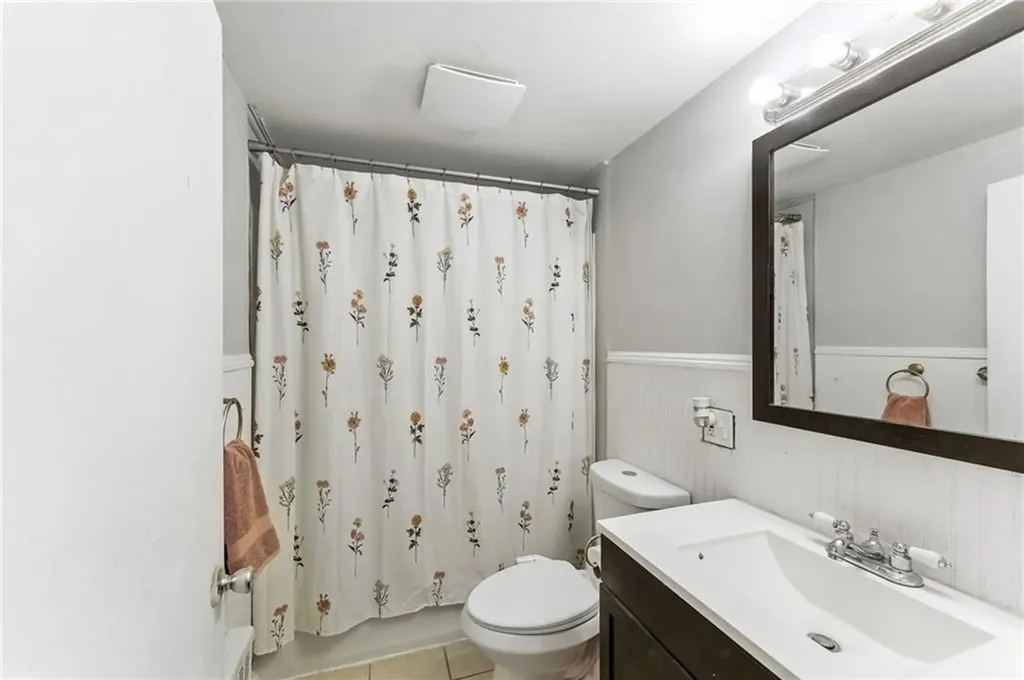 907 R Main Street West Warwick RI 02893