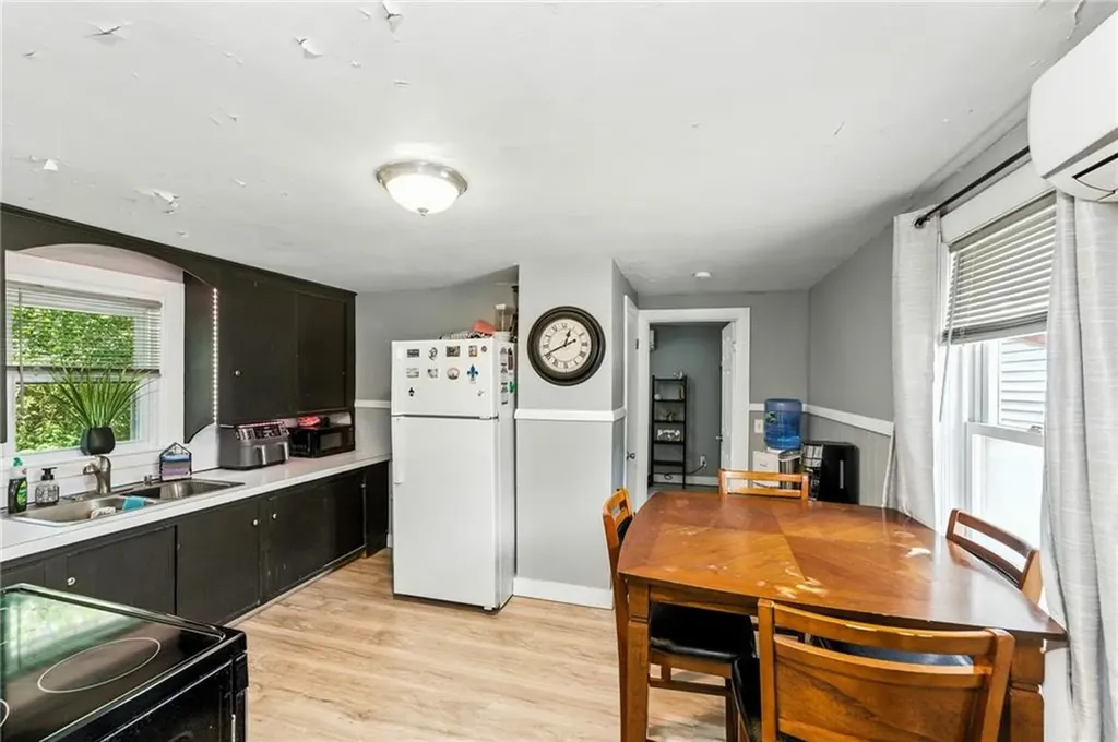 907 R Main Street West Warwick RI 02893