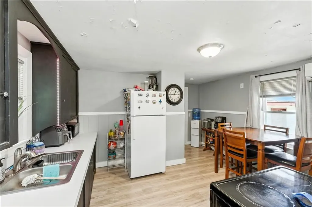907 R Main Street West Warwick RI 02893