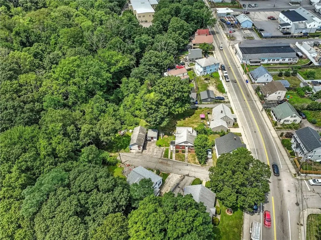 907 R Main Street West Warwick RI 02893