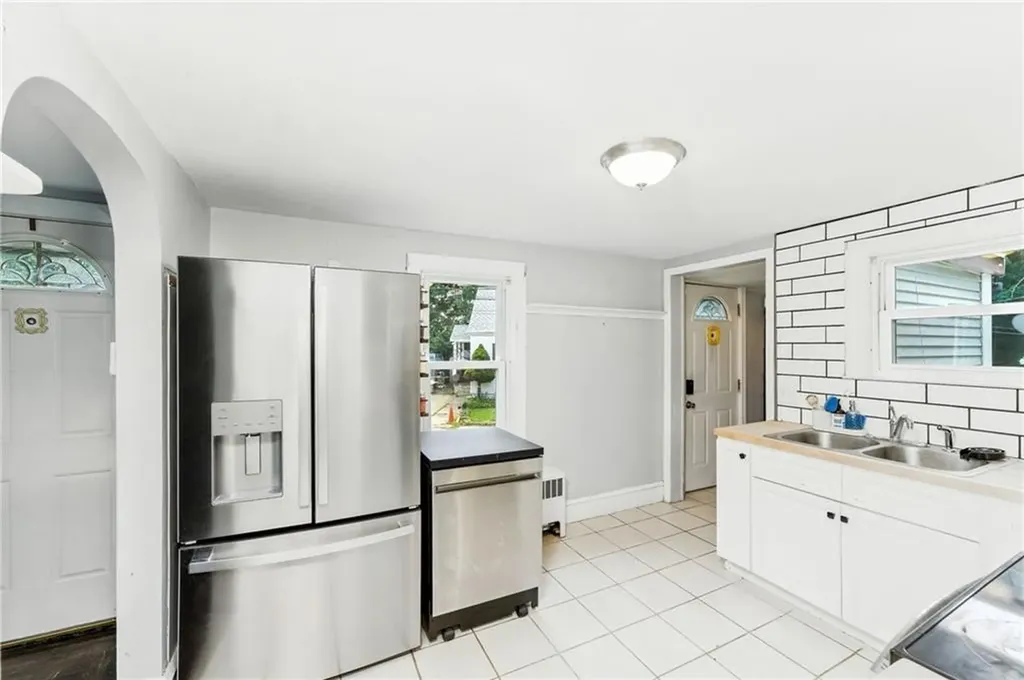 907 R Main Street West Warwick RI 02893