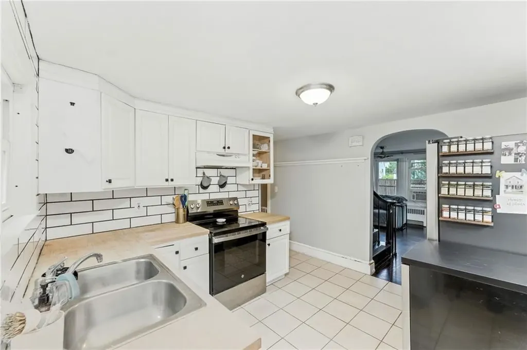 907 R Main Street West Warwick RI 02893