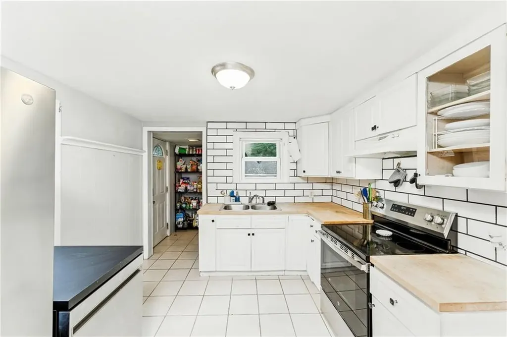 907 R Main Street West Warwick RI 02893