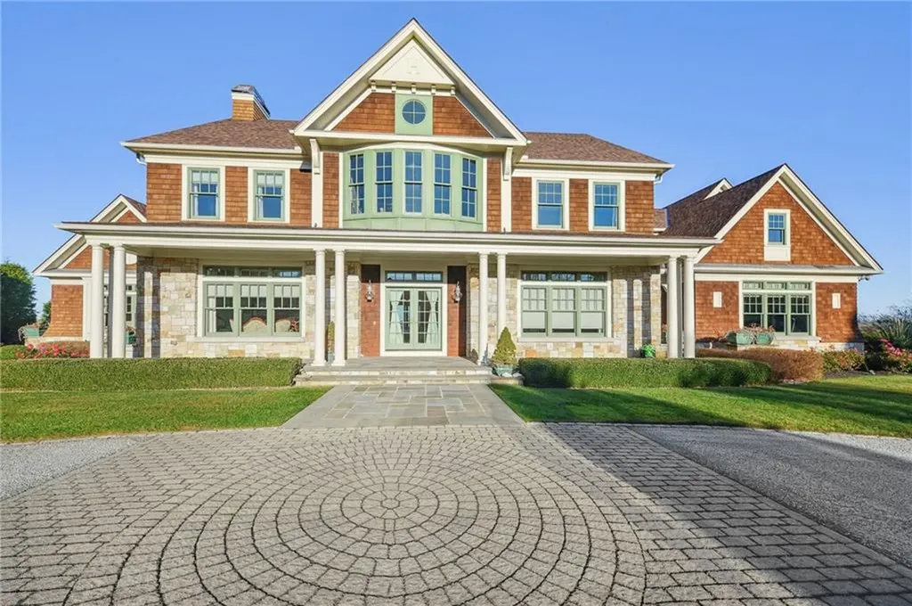 127 Cliff Drive Narragansett RI 02882