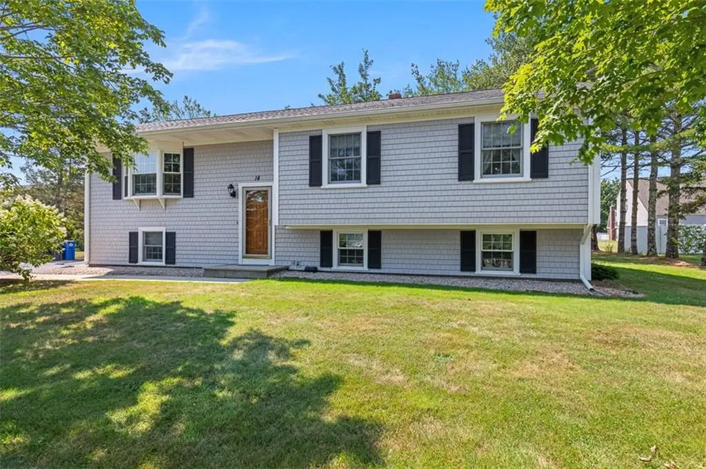 14 Davisville Lane Narragansett RI 02882