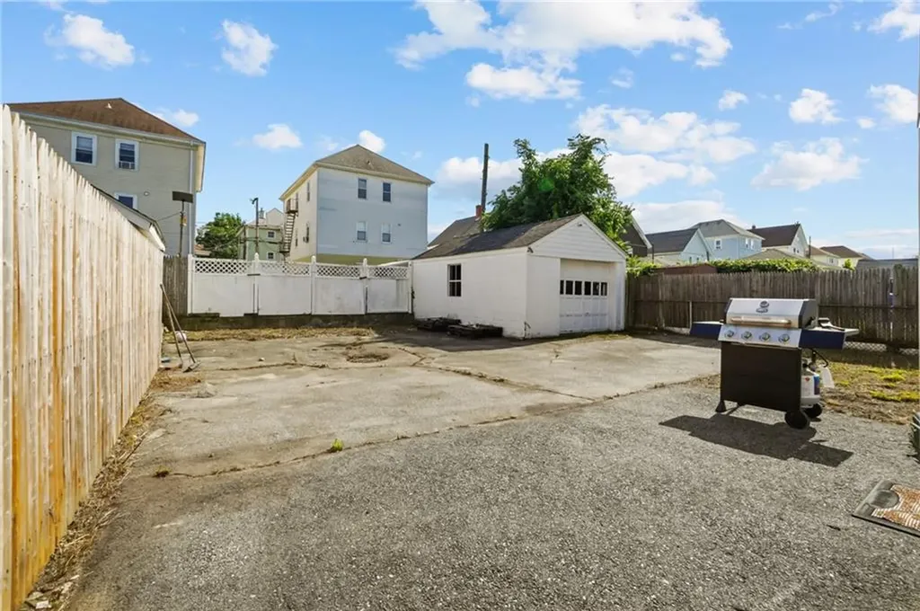 87 Columbine Avenue Pawtucket RI 02861