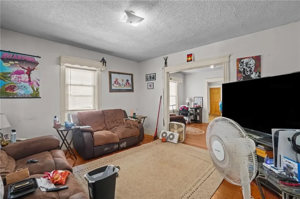 87 Columbine Avenue Pawtucket RI 02861