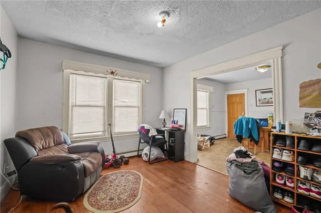 87 Columbine Avenue Pawtucket RI 02861