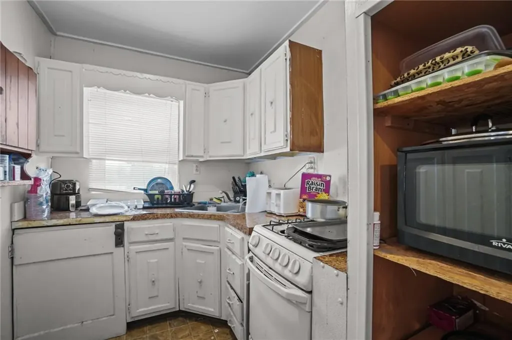 87 Columbine Avenue Pawtucket RI 02861