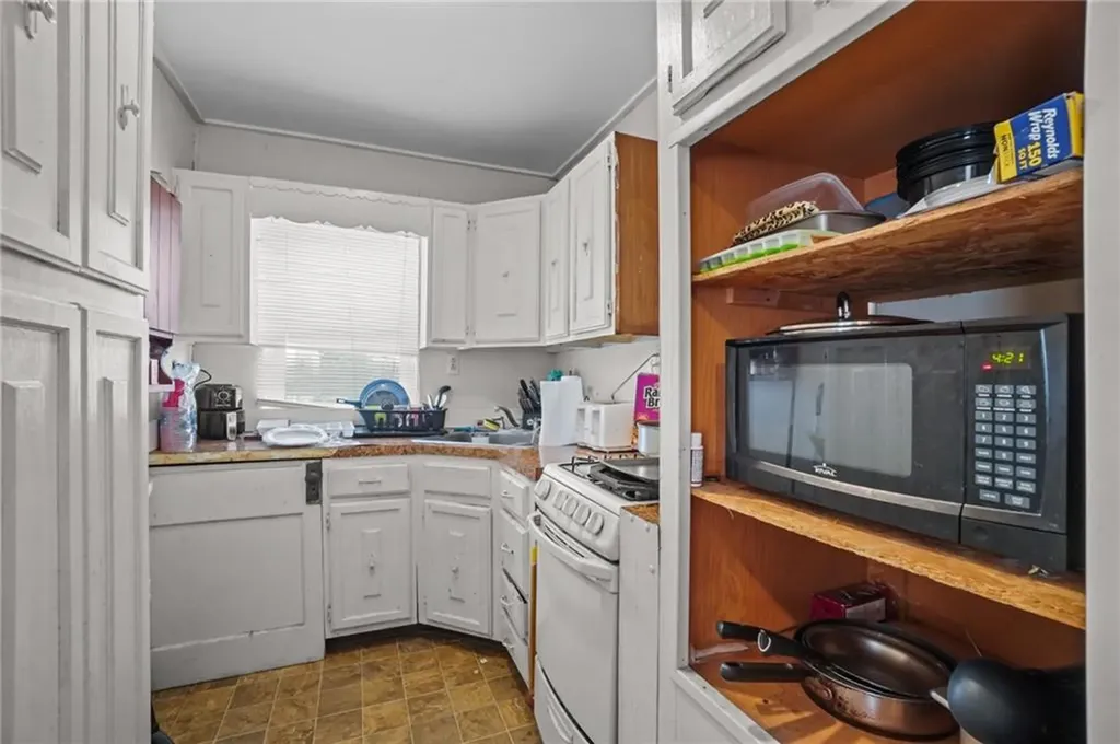 87 Columbine Avenue Pawtucket RI 02861