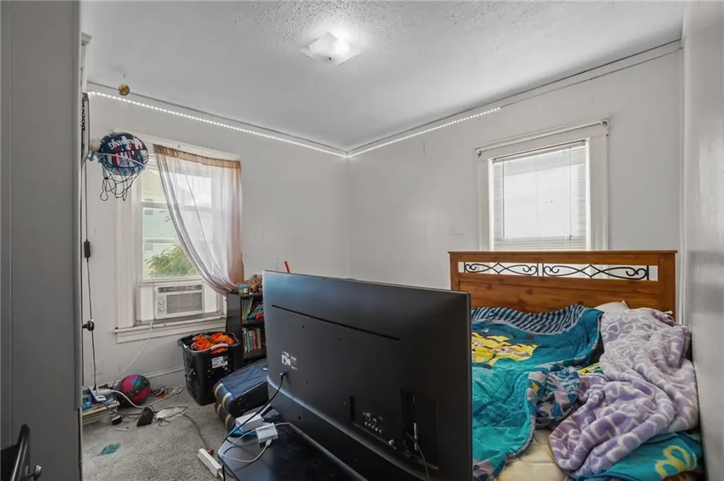 87 Columbine Avenue Pawtucket RI 02861