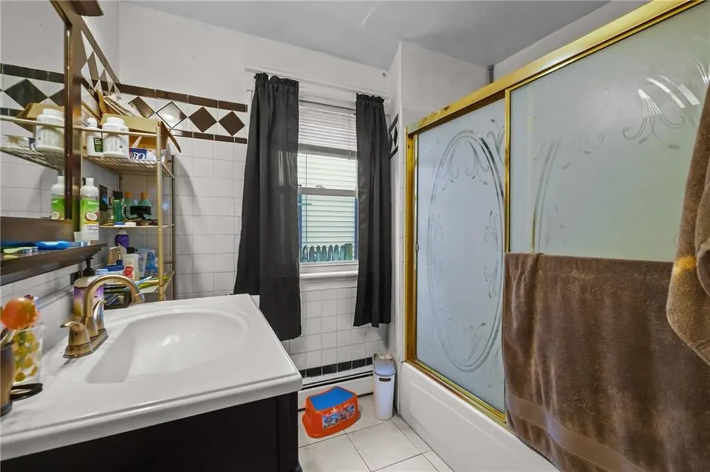 87 Columbine Avenue Pawtucket RI 02861