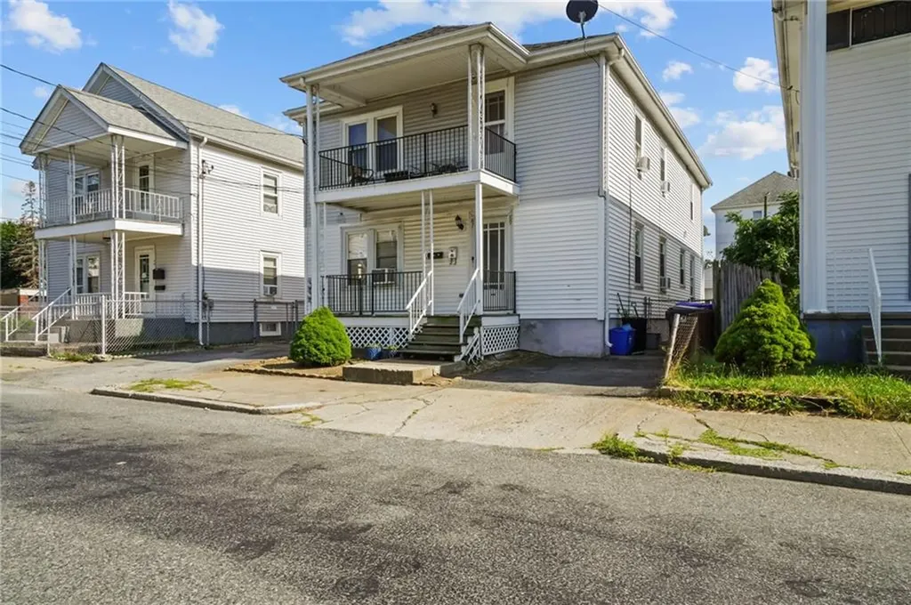 87 Columbine Avenue Pawtucket RI 02861