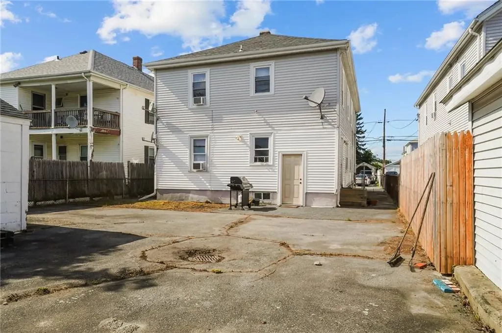87 Columbine Avenue Pawtucket RI 02861