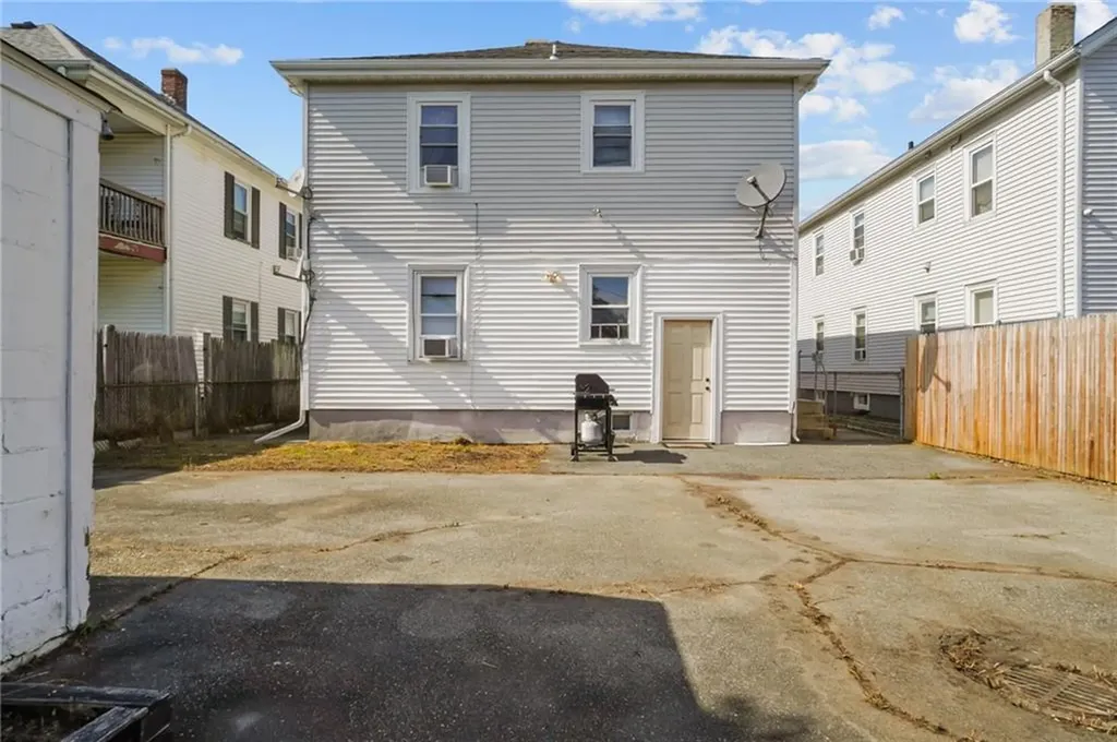 87 Columbine Avenue Pawtucket RI 02861