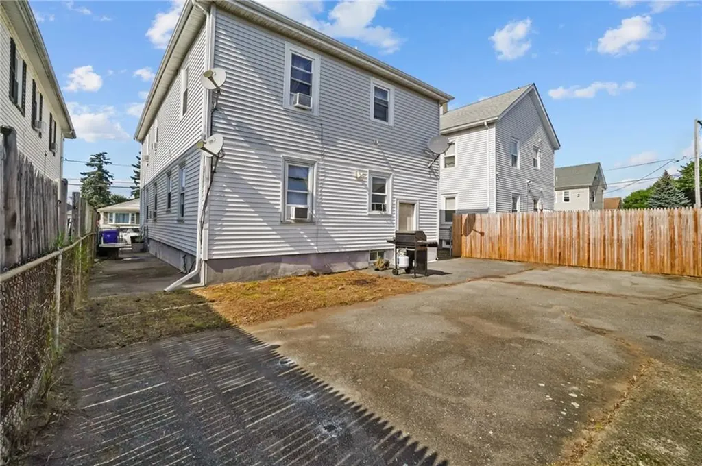 87 Columbine Avenue Pawtucket RI 02861