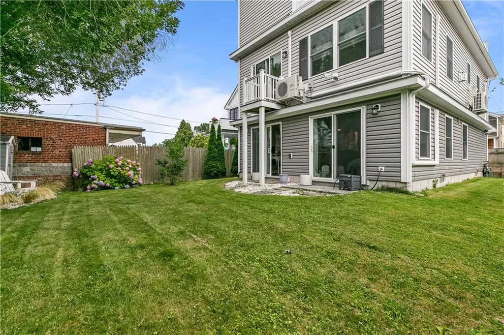 56 Houston Avenue Newport RI 02840