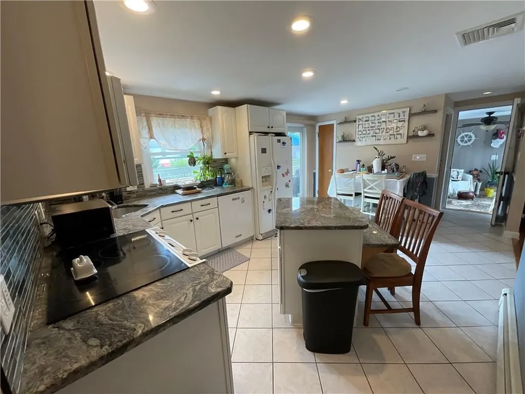 14 Beatrice Avenue Warwick RI 02889