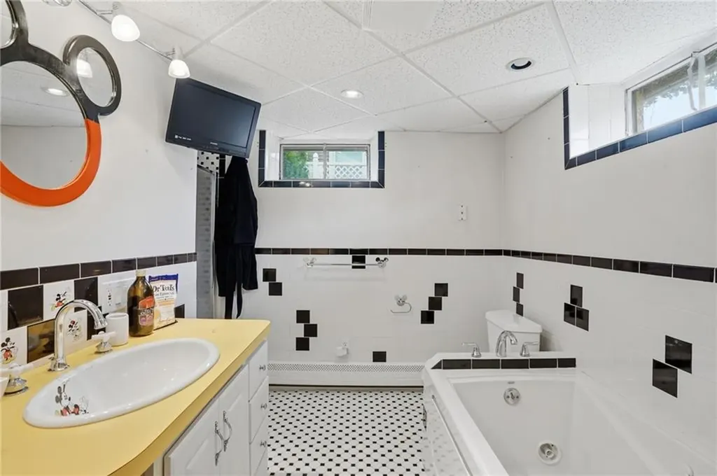 14 Beatrice Avenue Warwick RI 02889