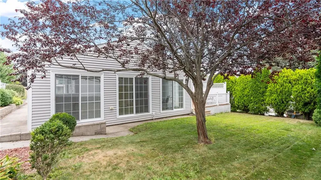 66 Fairmont Avenue Pawtucket RI 02860