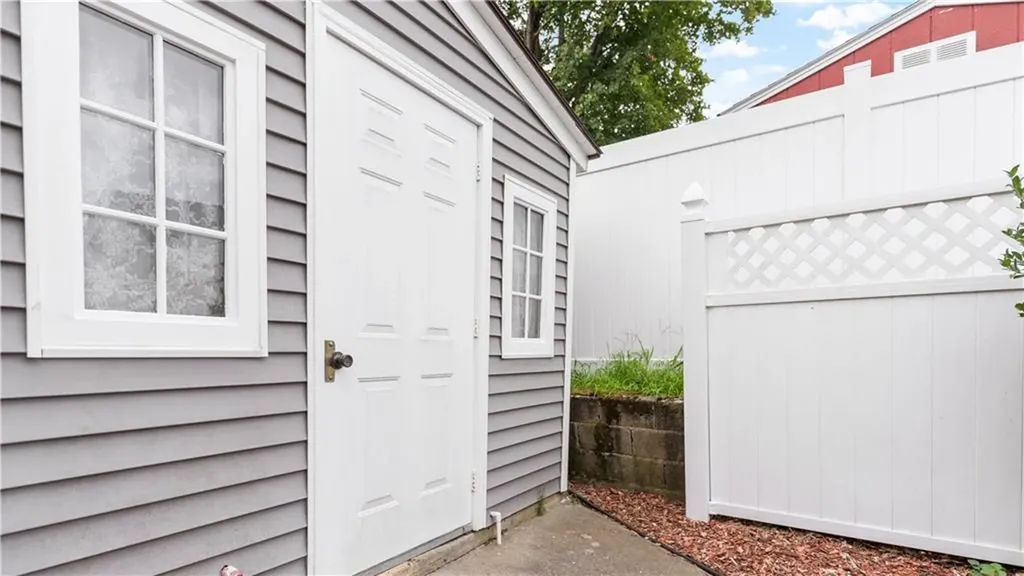 66 Fairmont Avenue Pawtucket RI 02860