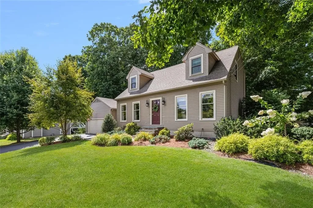 5 Royal Court Cumberland RI 02864