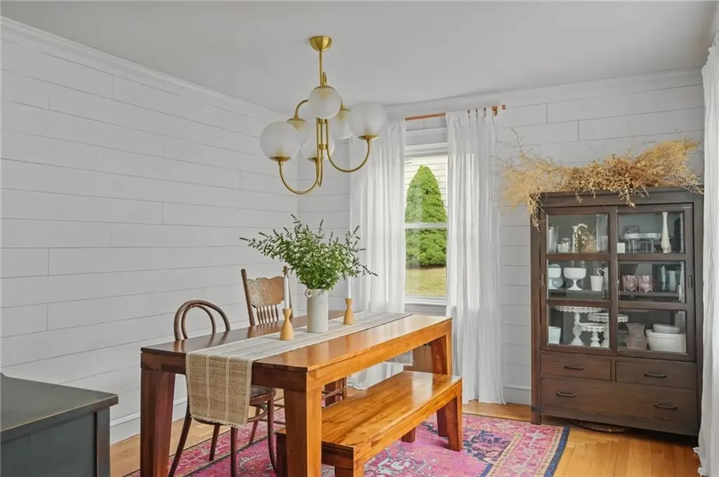 40 Hambly Road Tiverton RI 02878
