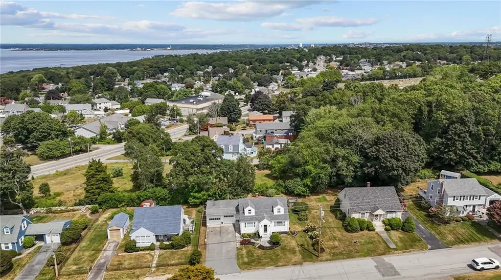 40 Hambly Road Tiverton RI 02878