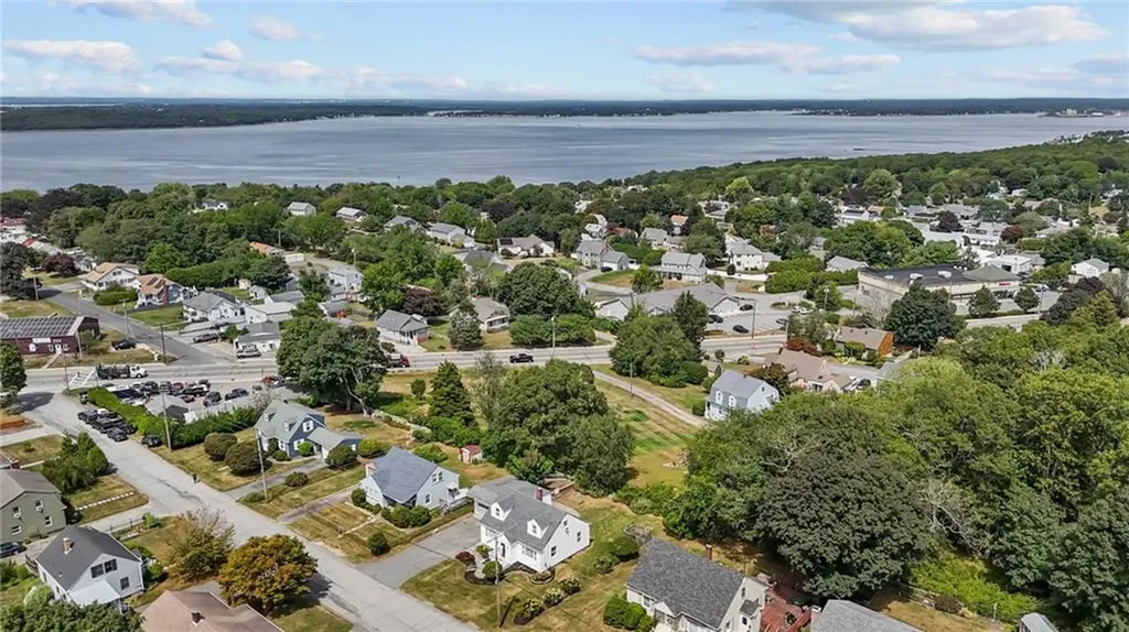 40 Hambly Road Tiverton RI 02878
