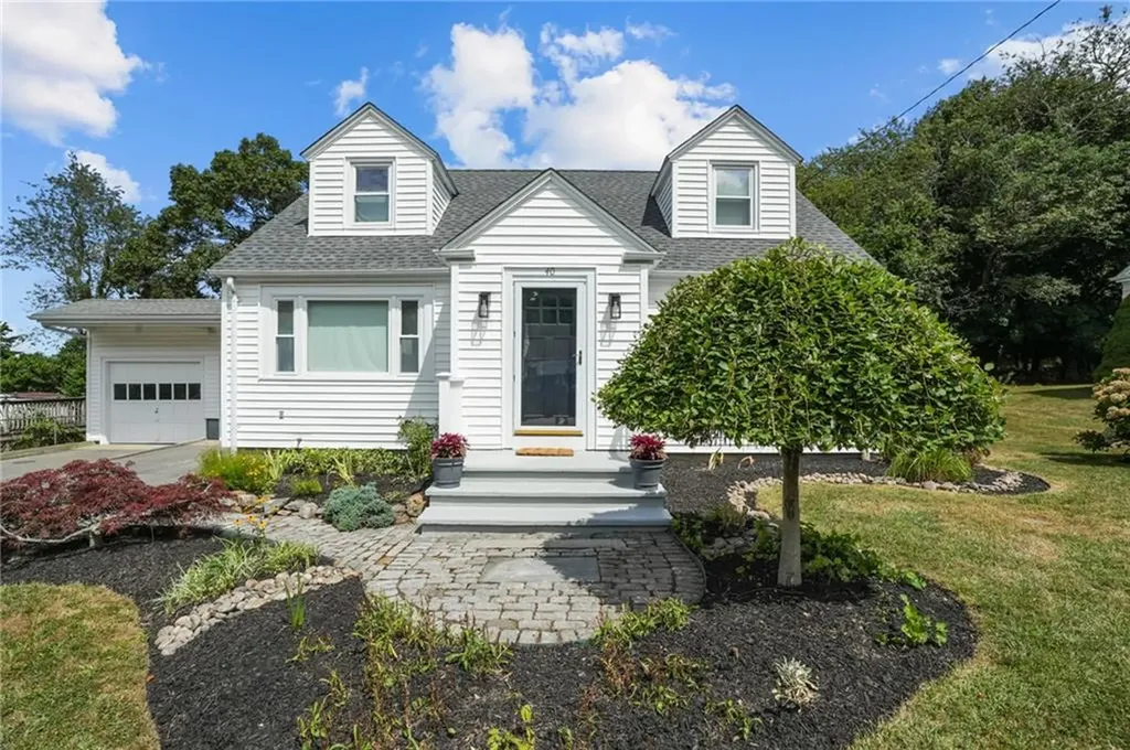 40 Hambly Road Tiverton RI 02878