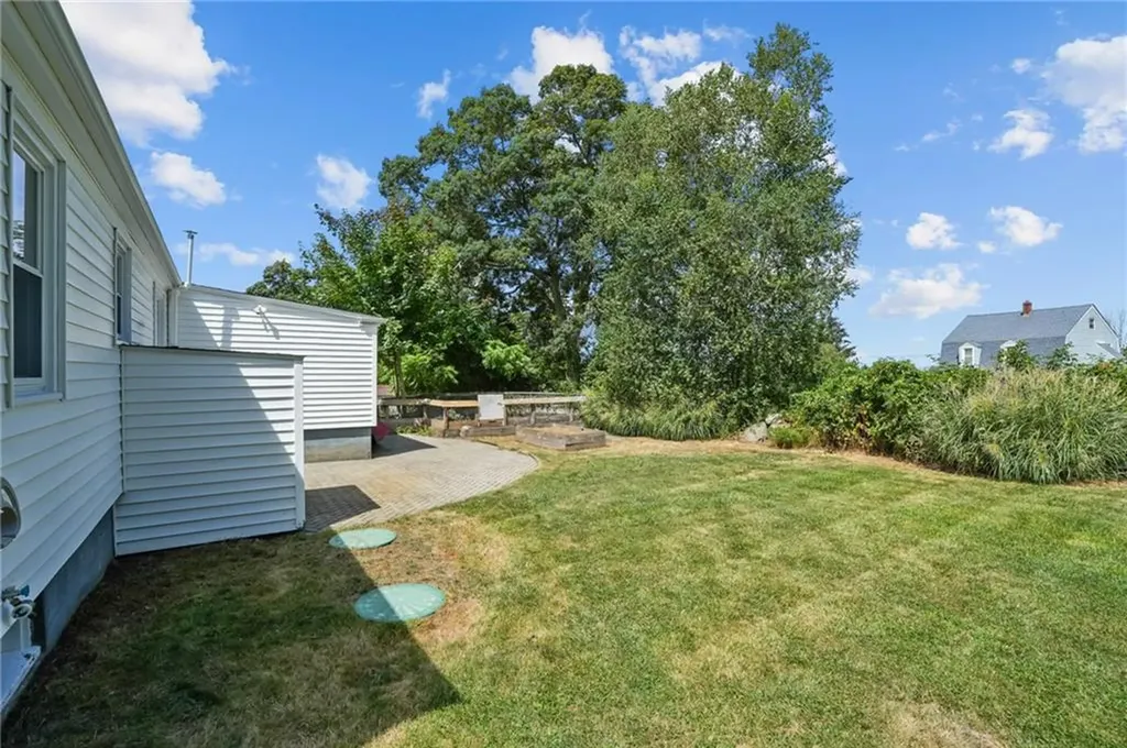 40 Hambly Road Tiverton RI 02878
