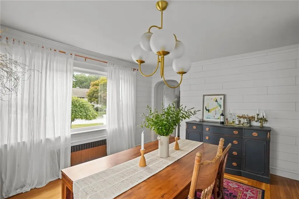 40 Hambly Road Tiverton RI 02878