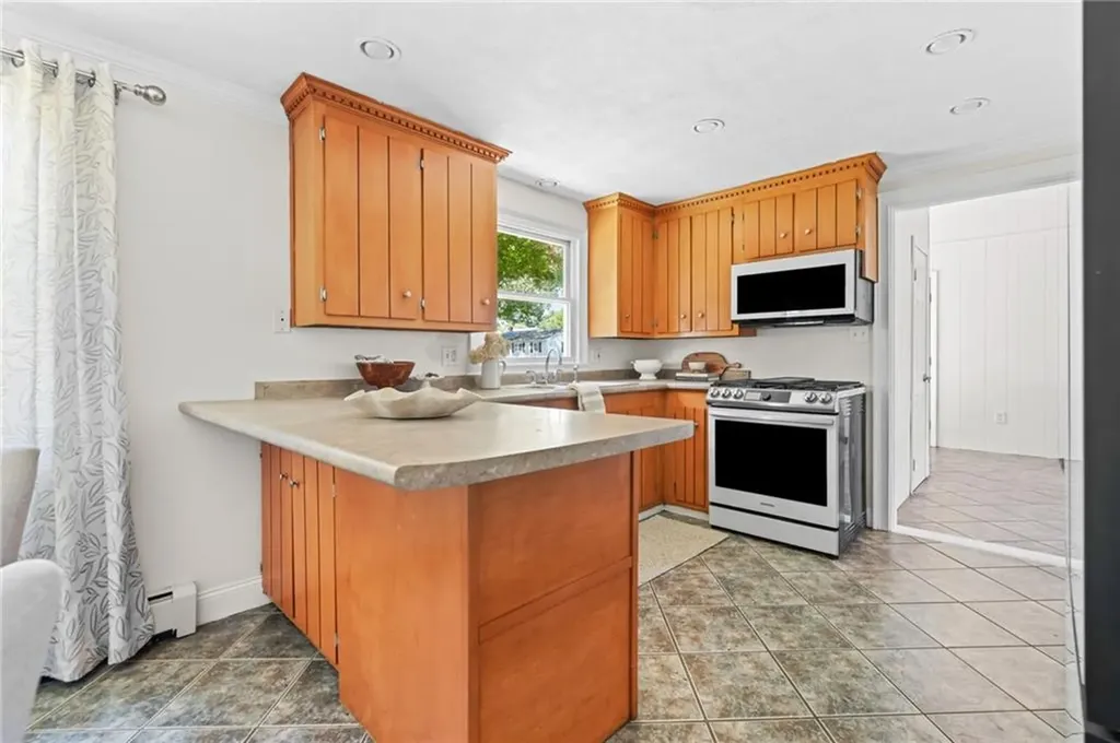 121 Kerri Lyn Road Warwick RI 02889