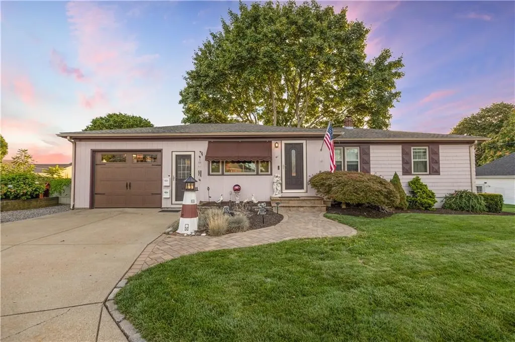 41 Yeoman Avenue Cranston RI 02920