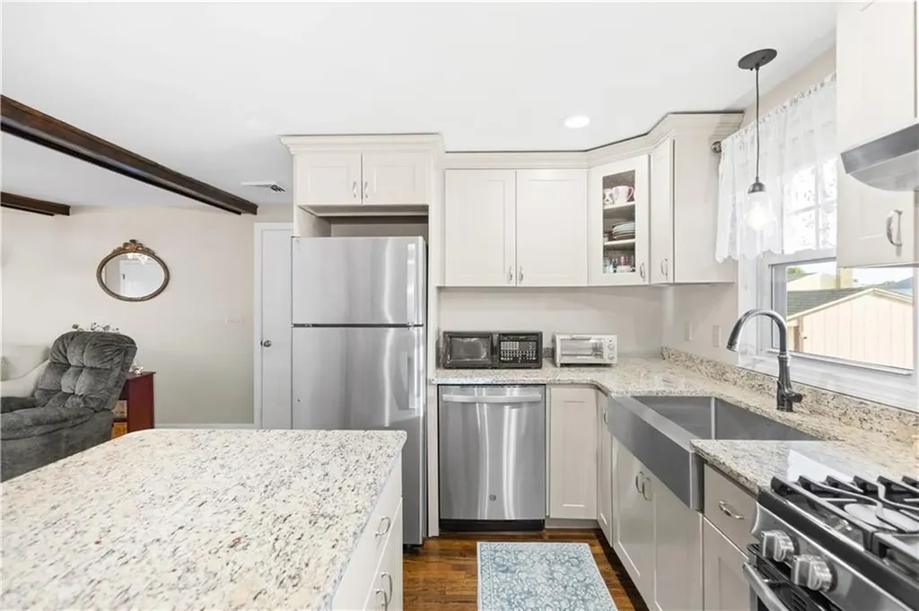 41 Yeoman Avenue Cranston RI 02920