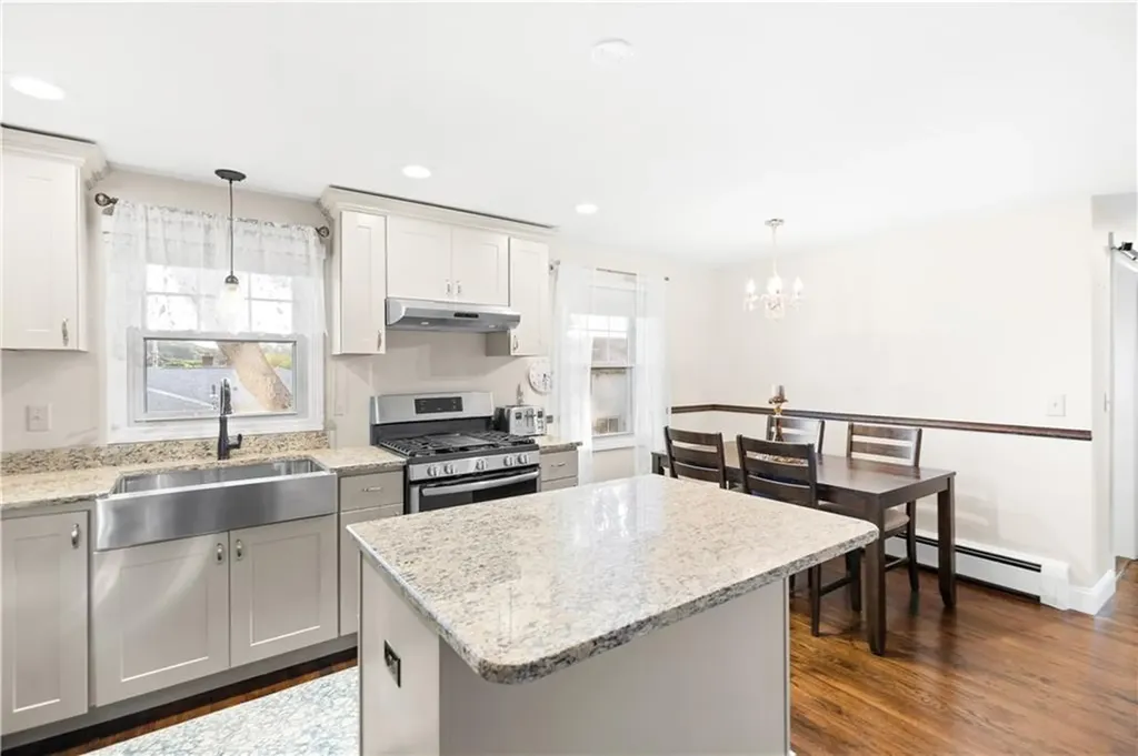 41 Yeoman Avenue Cranston RI 02920