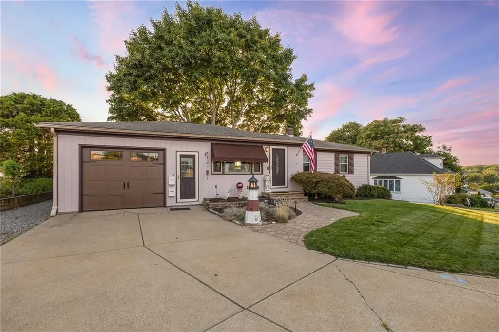 41 Yeoman Avenue Cranston RI 02920