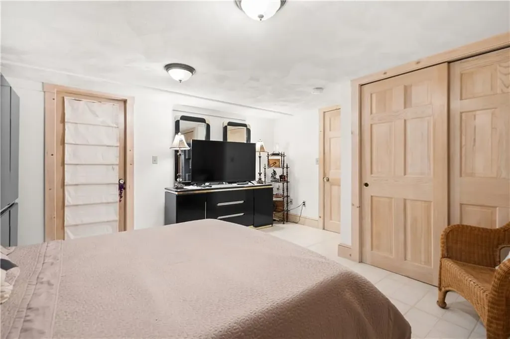 41 Yeoman Avenue Cranston RI 02920