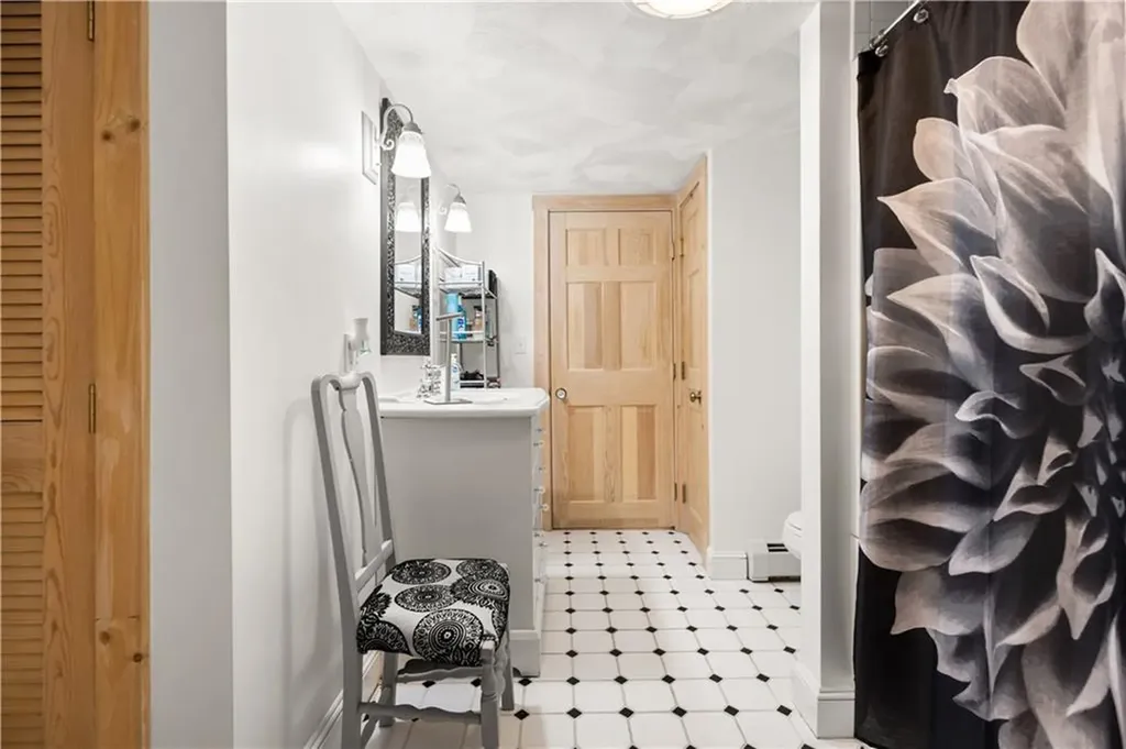 41 Yeoman Avenue Cranston RI 02920