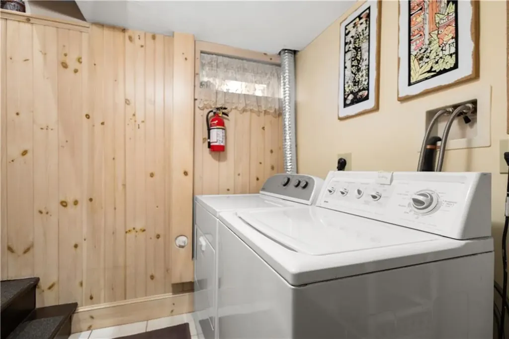 41 Yeoman Avenue Cranston RI 02920