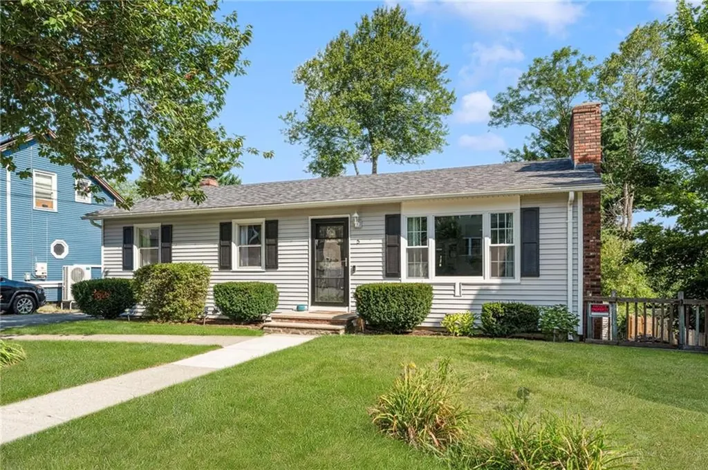 5 Versailles Street Cranston RI 02920