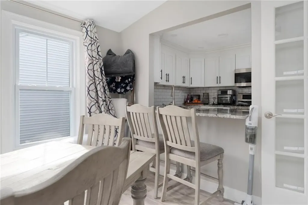 5 Versailles Street Cranston RI 02920