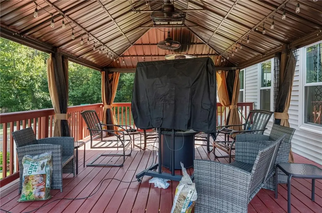 5 Versailles Street Cranston RI 02920