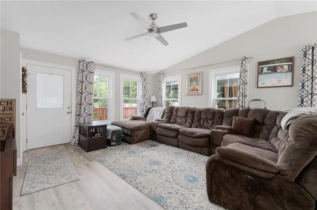 5 Versailles Street Cranston RI 02920